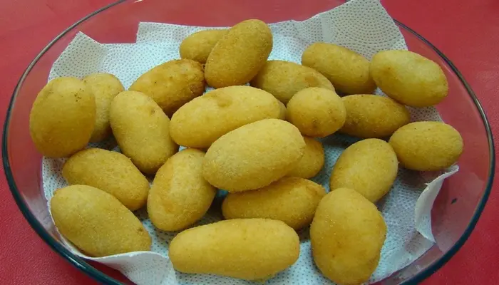 bolinho de mandioca com carne seca