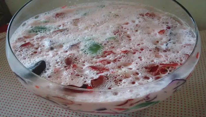 gelatina colorida com guaraná