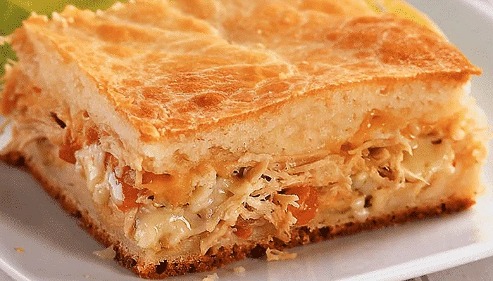 torta de frango com massa de pão