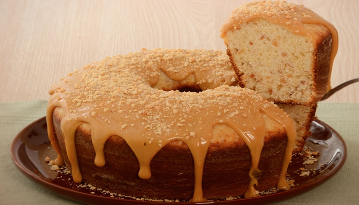 bolo fofo de paçoca com doce de leite