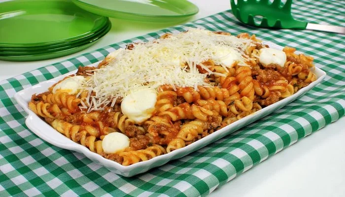 macarrão à bolonhesa na pressão