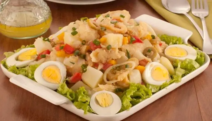salada fácil de bacalhau