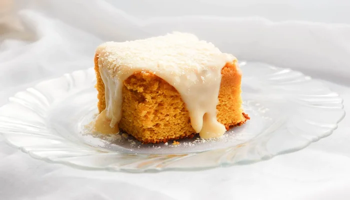bolo de cenoura com cobertura de leite ninho
