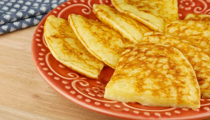 pão de queijo de frigideira fácil e simples