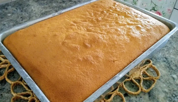 bolo simples gigante
