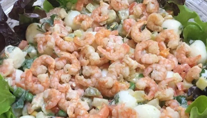 salada de natal com camarão