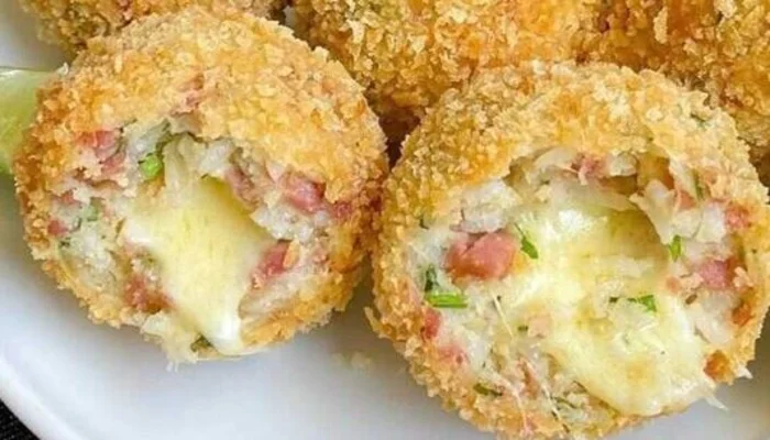 receita de bolinho de arroz com calabresa e queijo