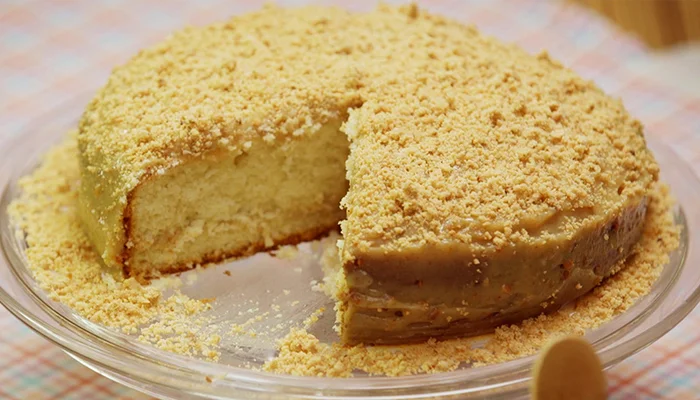 receita de bolo de paçoca com cobertura cremosa