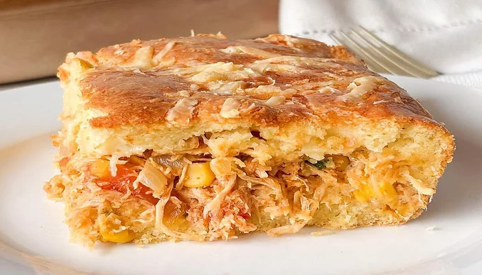 torta de frango simples com massa de pão