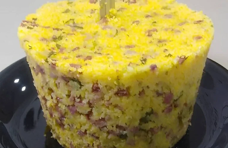 cuscuz temperado simples e prático é só misturar os ingredientes e colocar para cozinhar