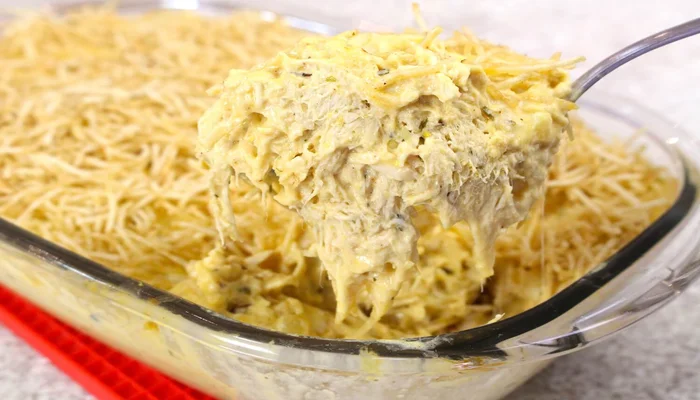 fricassê de frango um almoço delicioso e rápido de fazer
